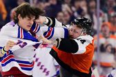 ¡Es legal! La pelea en NHL entre New York Rangers vs Philadelphia Flyers que da la vuelta al mundo