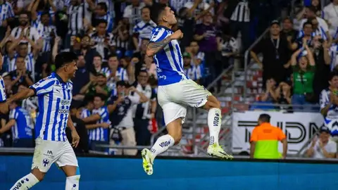 ¡Los nuevos líderes! Rayados golea a Pumas en casa y ya lideran la Liga MX