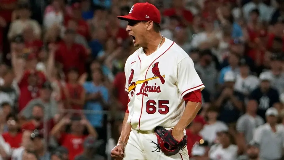 Giovanny Gallegos: Onceavo salvamento del mexicano en victoria de Cardinals sobre Yankees