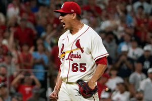 Giovanny Gallegos: Onceavo salvamento del mexicano en victoria de Cardinals sobre Yankees