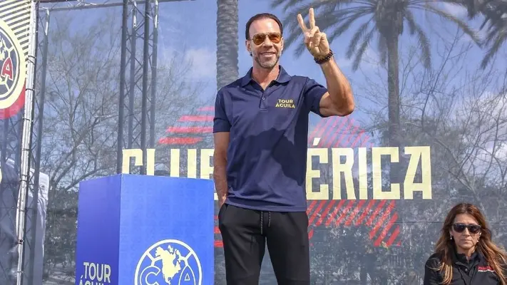Zague recibió homenaje previo al arranque del América vs Cruz Azul