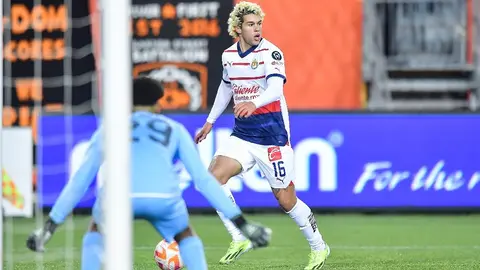 Cade Cowell se estrena como goleador y anota doblete con Chivas vs Forge