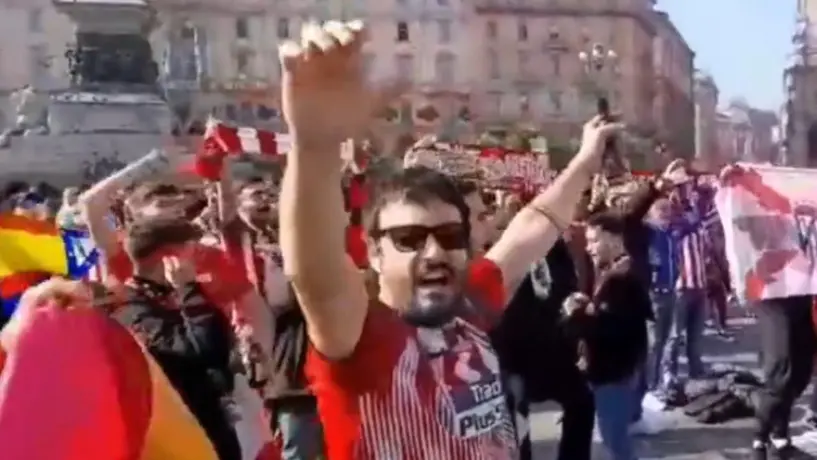 Aficionados de Inter de Milan 'callan' a seguidores del Atleti con himno de Real Madrid