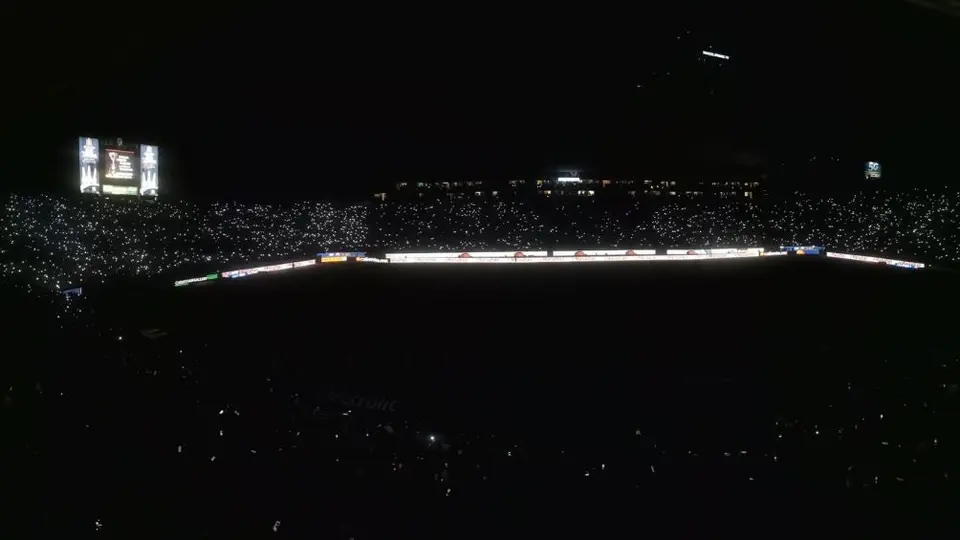 León vs Cruz Azul: Apagón en el Nou Camp retrasó el juego media hora