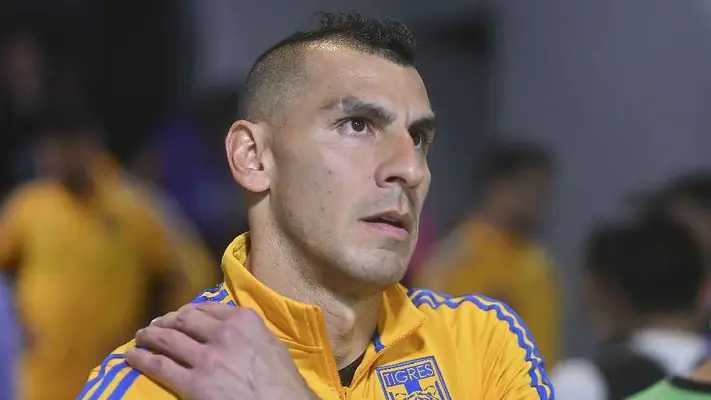 ¿Qué sanción puede recibir Nahuel Guzmán por apuntar con láser a Esteban Andrada?