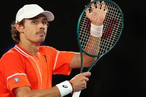 ¡Va por el Bicampeonato! Alex Minaur vence a Tsitsipas y avanza a la Semifinal del Abierto Mexicano