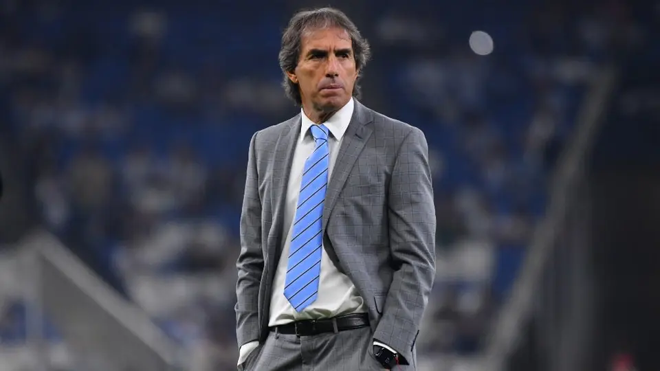 Guillermo Almada arremete contra reportero tras derrota ante Rayados de Monterrey