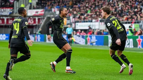 Eredivisie: AZ Alkmaar cae en casa ante Feyenoord; Santiago Giménez fue titular