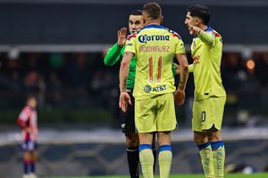 Martinoli y Zague arremeten contra el arbitraje en la Liga MX: "Todo está permitido"