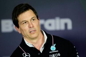 ¡Su enemigo preferido! Toto Wolff lamentaría que Helmut Marko saliera de Red Bull