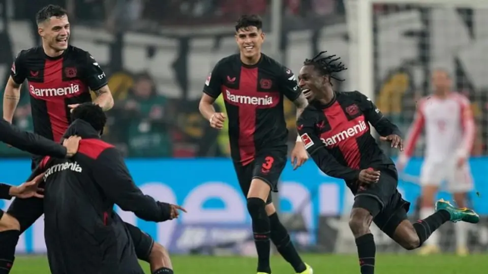 ¡Invencibles! Bayer Leverkusen goleó 3-0 a Bayern Munich y se aleja en el liderato