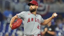 Patrick Sandoval consigue su primera victoria de la temporada en triunfo de Angels ante Marlins