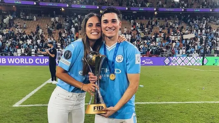 Julián Álvarez "se equivocó" en su intento por elogiar a su novia en inglés