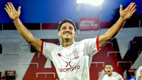 Matías Cóccaro, el futbolista que homenajea a Freddie Mercury con su bigote