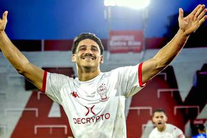 Matías Cóccaro, el futbolista que homenajea a Freddie Mercury con su bigote