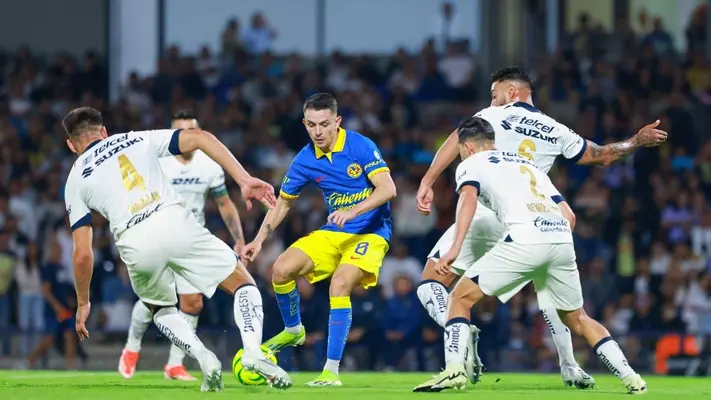 'Tuca' Ferretti defiende a Pumas y explota contra Álvaro Morales: "No seas chillón"