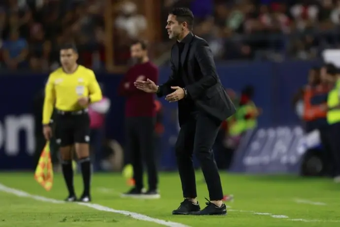 ¿Liga MX o Concachampions? Fernando Gago va por ambas con Chivas