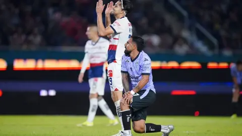 Mazatlán le robó la victoria a Chivas en el último minuto