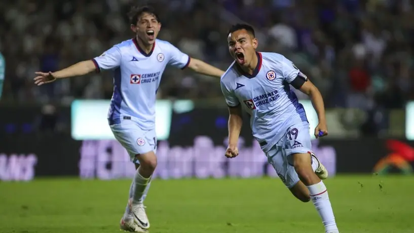 ¡Sufrimiento puro! Cruz Azul, con lo justo, venció a la Fiera y se queda con el liderato
