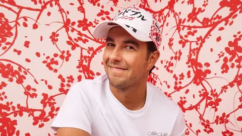 ¡Fiebre mexicana! Gorras de Checo Pérez se agotan en poco tiempo