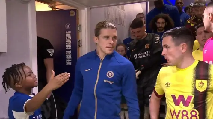 Chelsea se posiciona respecto a polémico video de Conor Gallagher