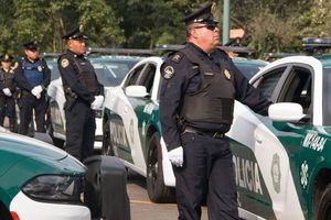 Policías son asaltados en Tlatelolco mientras se dirigían a un curso