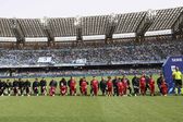 ¡Para aplaudir! Jugadores del Napoli se hincan contra el racismo antes de duelo ante Atalanta