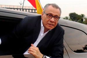 En medio del conflicto entre México y Ecuador, Jorge Glas es llevado al hospital