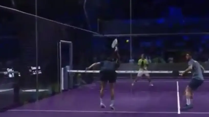 ¿A lo Higuita? Padelista sorprende a todos con una grandiosa jugada