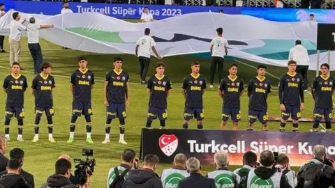Fenerbahçe alinea equipo Sub 19 y abandona Supercopa de Turquía a manera de protesta
