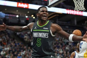 NBA: Se cae la venta de los Timberwolves a Alex Rodríguez y Marc Lore