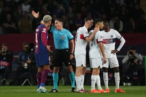 Ronald Araújo manda sentido mensaje tras roja que costó la eliminación de Barcelona