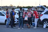 Liga MX vetará a aficionado que golpeó a policía en el Chivas vs América de Concachampions