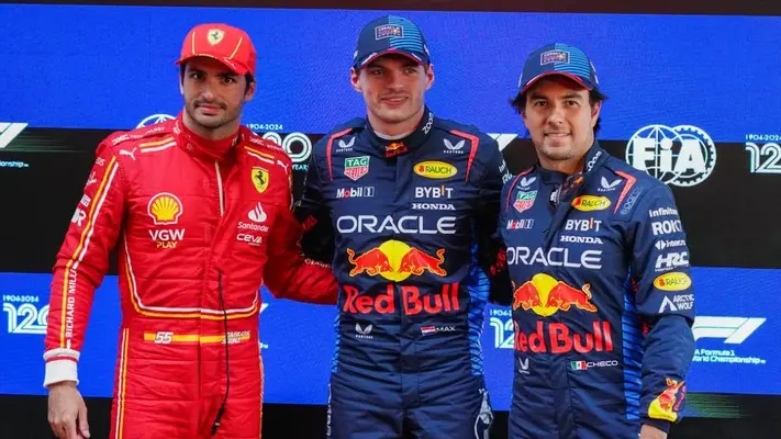 ¿Carlos Sainz en lugar de Checo Pérez en Red Bull? Helmut Marko opinó al respecto