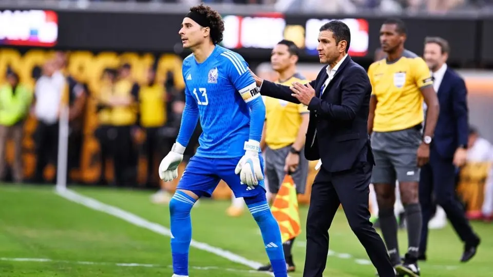 Jaime Lozano apunta a mantener a Ochoa como titular: “Malagón no me movió el tapete”