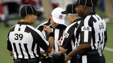 Super Bowl 2024: ¿Cuántos referees hay en un partido de NFL y cuál es su función?