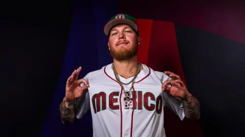 ¡Encendido! Alex Verdugo conecta dos imparables en la pretemporada ante Baltimore