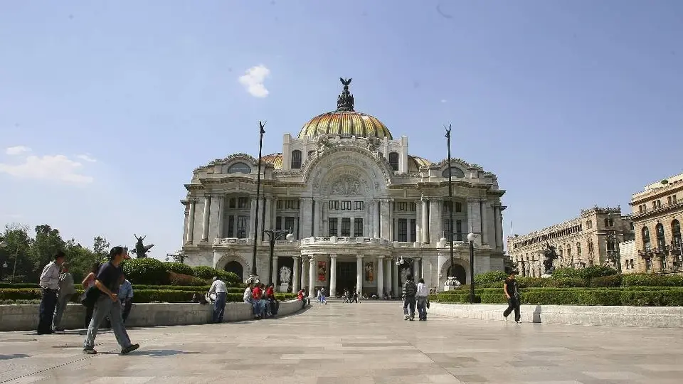 ¿Puedes tomarte fotos afuera del Palacio de Bellas Artes o está prohibido? Aquí te contamos