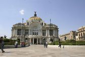 ¿Puedes tomarte fotos afuera del Palacio de Bellas Artes o está prohibido? Aquí te contamos