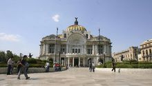 ¿Puedes tomarte fotos afuera del Palacio de Bellas Artes o está prohibido? Aquí te contamos