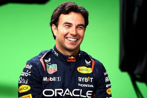 ¿Reemplazo de Hamilton? Foto de Checo Pérez con Toto Wolff 'enloquece' la Fórmula 1