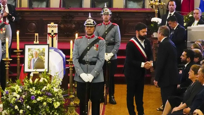 Chilenos despiden a Sebastián Piñera tras fallecer en accidente aéreo