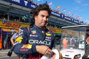 ¿Se queda? Diferentes reportes apuntan que Checo Pérez ya renovó con Red Bull