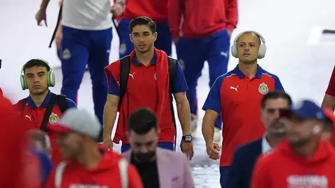 Chicharito e Isaac Brizuela no viajarán con Chivas para juego ante Rayados de Monterrey