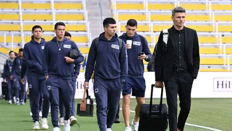 ¿Vestidor roto? Auxiliar técnico confrontó a 'Tano' Ortiz; jugadores de Rayados buscan salida