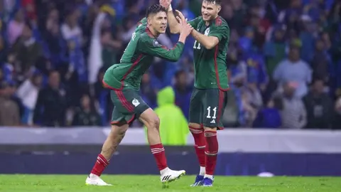 Santiago Giménez "amenaza" con brillar en Selección Mexicana tras mala racha