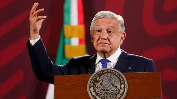 AMLO acusa censura de YouTube por eliminar mañanera donde exhibió número de reportera del NYT
