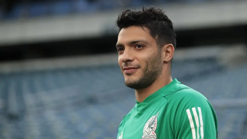 Raúl Jiménez, a pesar de estar en Europa, está al pendiente de Reta FC de la Peoples Legue