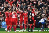 Liverpool remontó ante Brighton y espera resultado entre City y Arsenal para la cima de la Premier