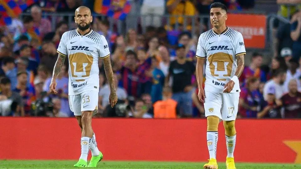 Pumas vs Barcelona: Leo López le pidió la camiseta a Busquets; no sentó bien a la afición